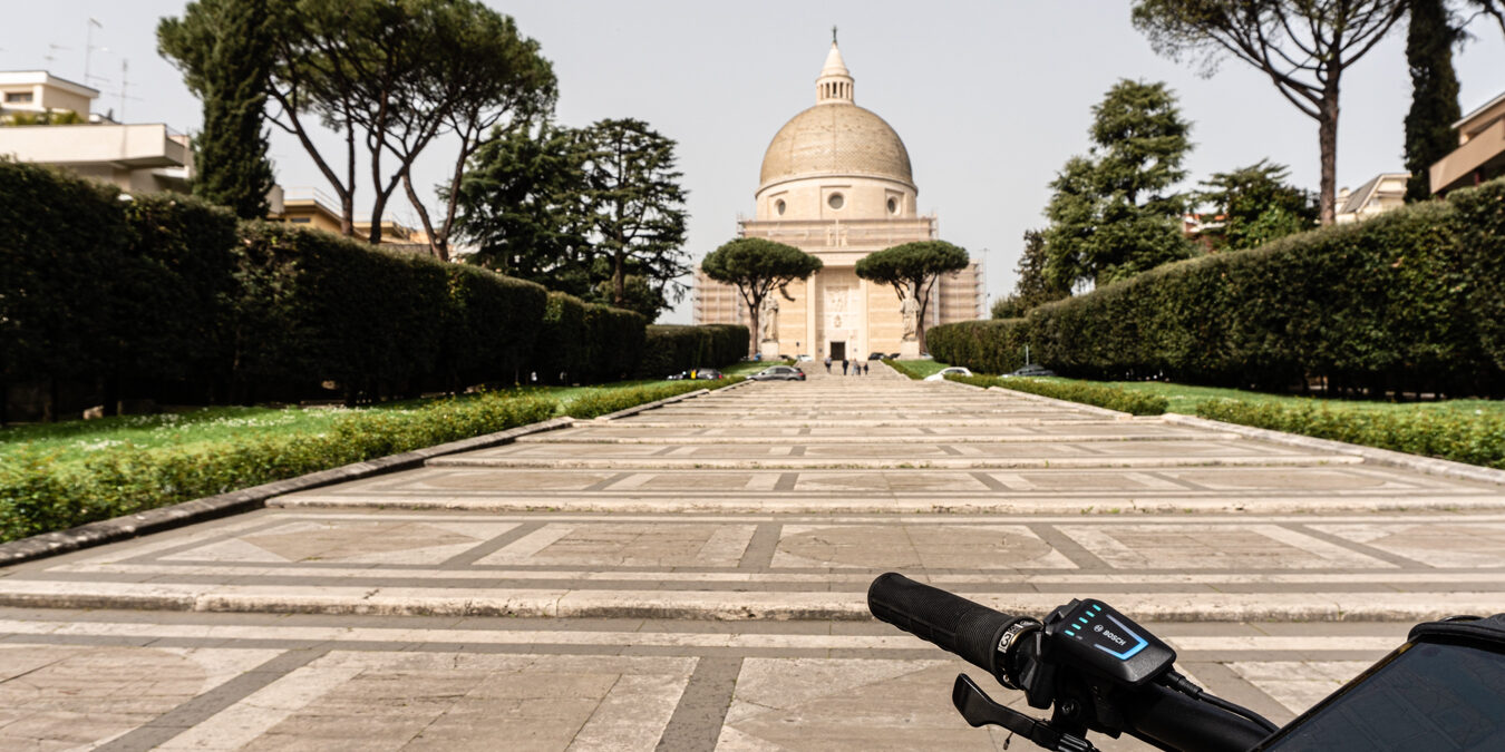 Bike tour EUR Basilica San Pietro e Paolo